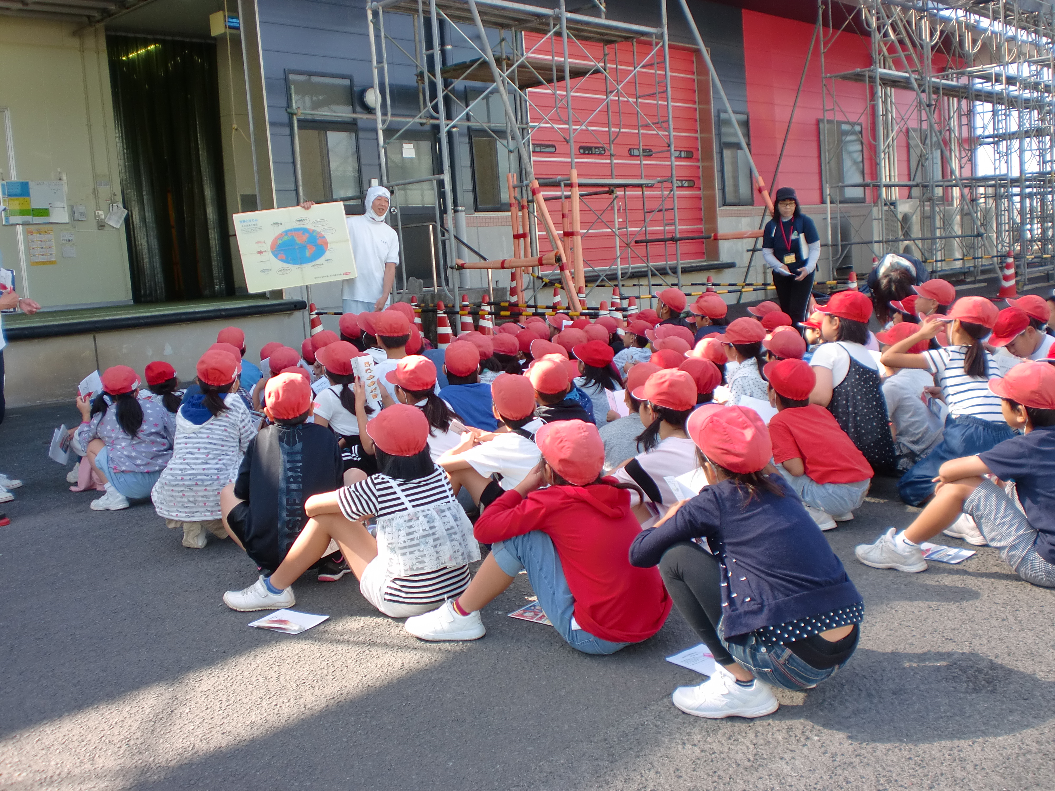 2019年10月の工場見学の団体様をご紹介します!薩摩川内市亀山小学校(10/10) 鹿児島・串木野 さつまあげの勘場蒲鉾店